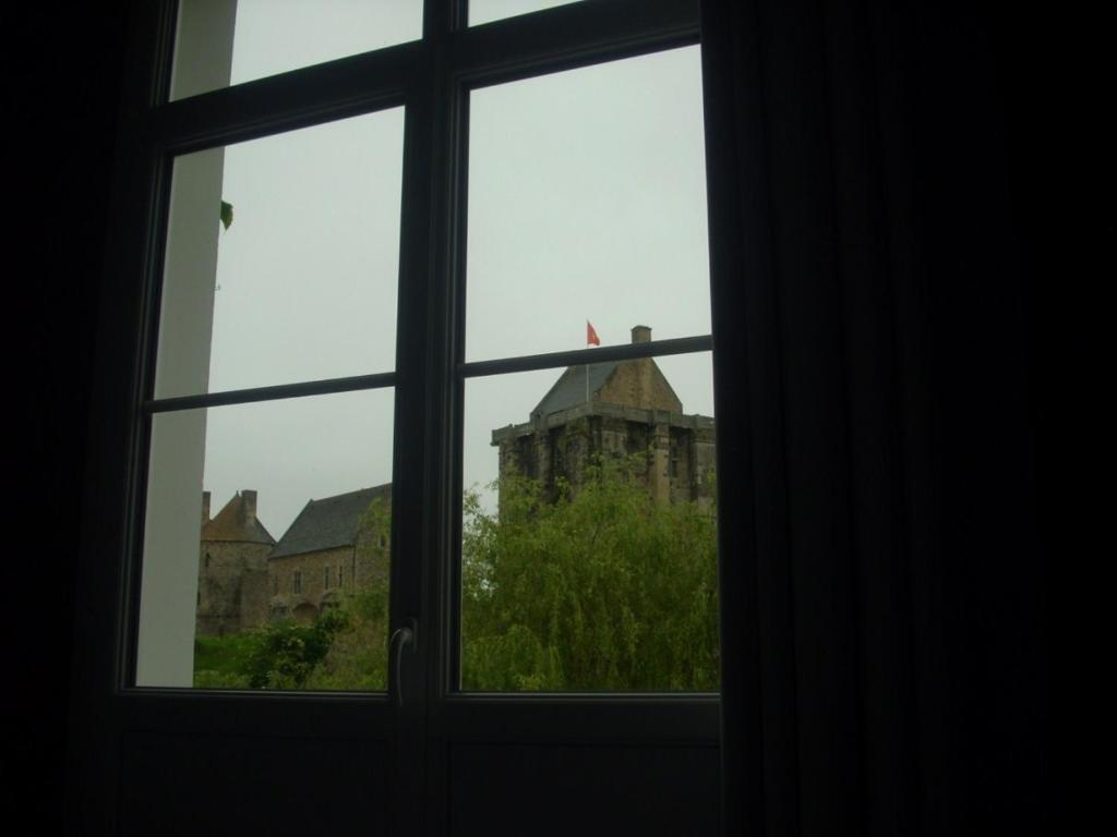 Saint-Sauveur-le-Vicomte Auberge Du Vieux Chateau الغرفة الصورة